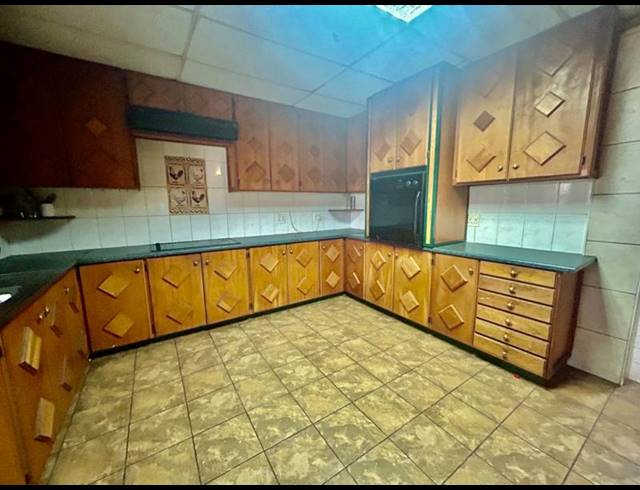 4 BEDROOM HOUSE FOR SALE IN VANDERBIJLPARK CW 6